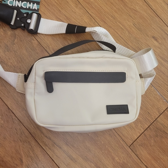 Cinch Women's Cream and Black Crossbody Bag - Picture 12 of 12